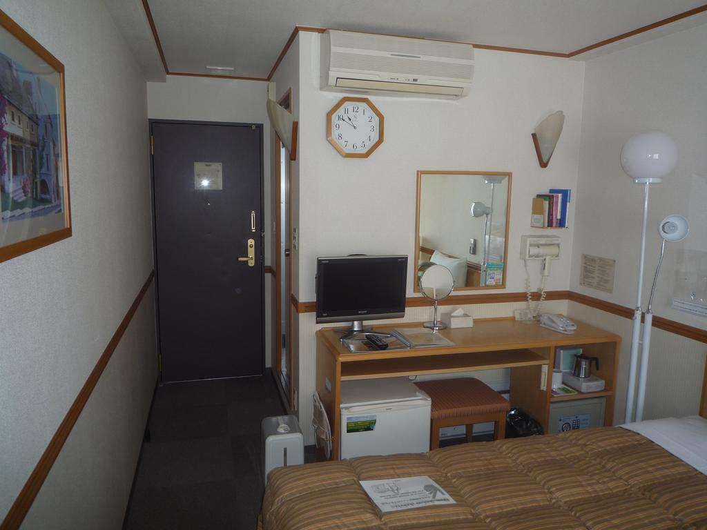 Toyoko Inn Hiroshima Heiwa-Odori Extérieur photo